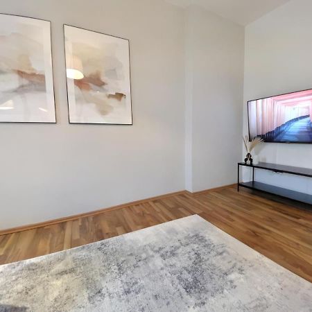Milpau Recklinghausen1 - Modernes Und Zentrales Premium-Apartment Mit Queensize-Bett, Netflix, Nespresso, Smart-Tv Und Privatparkplatz Εξωτερικό φωτογραφία