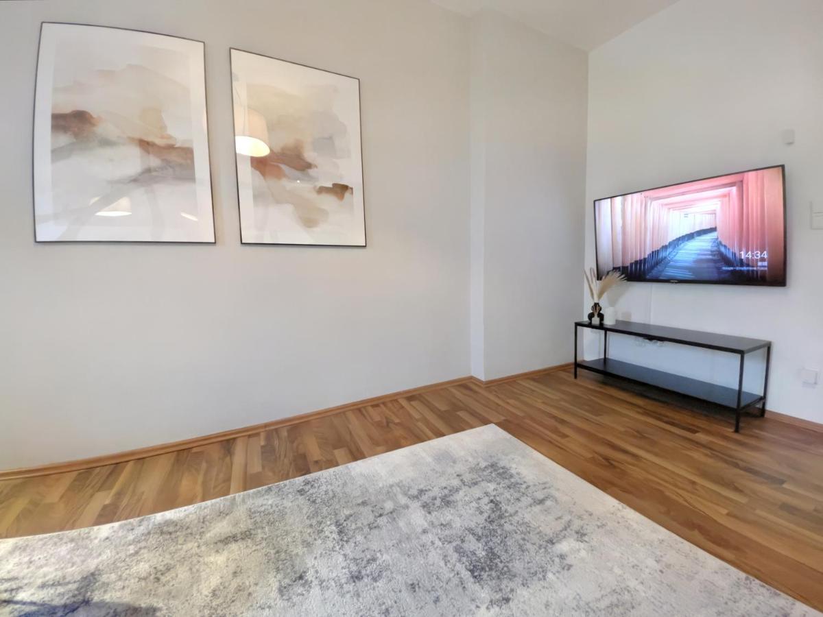 Milpau Recklinghausen1 - Modernes Und Zentrales Premium-Apartment Mit Queensize-Bett, Netflix, Nespresso, Smart-Tv Und Privatparkplatz Εξωτερικό φωτογραφία